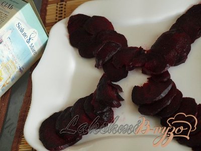 Свекольный карпаччо с овощами Свекольный карпаччо с овощами