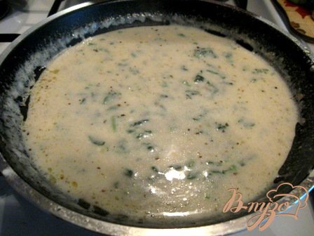 Курица в соусе из сметаны и шпината Курица в соусе из сметаны и шпината