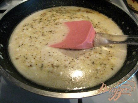 Курица в соусе из сметаны и шпината Курица в соусе из сметаны и шпината