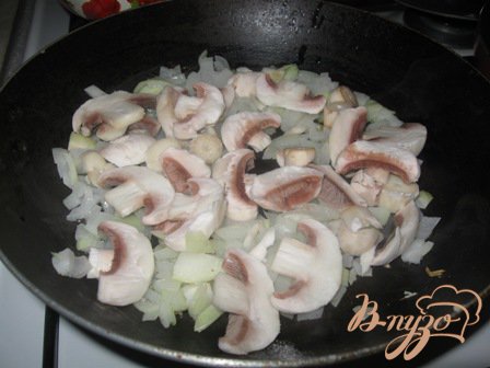 Филе куриной грудки с ананасами и грибами. Филе куриной грудки с ананасами и грибами.