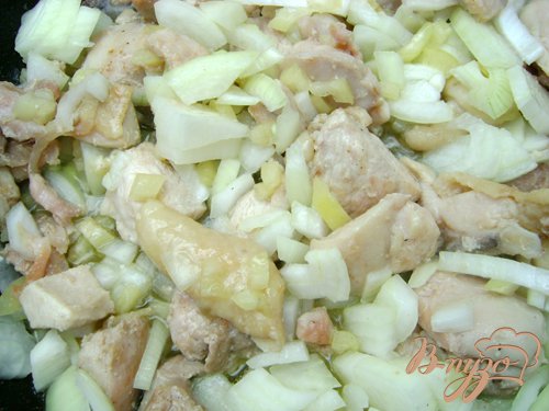 Рагу «Домашнее» со спаржевой фасолью и курицей Рагу «Домашнее» со спаржевой фасолью и курицей
