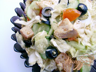 Салат «Оливковый перепел» с куриным филе и пекинской капустой Салат «Оливковый перепел» с куриным филе и пекинской капустой