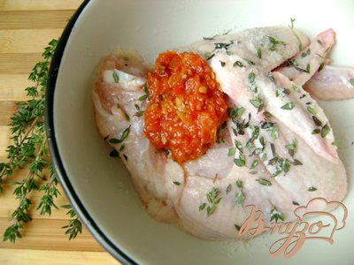 Куриные крылышки с аджикой и тимьяном Куриные крылышки с аджикой и тимьяном