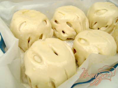 Яблоки, фаршированные орехами и мёдом, в слоёной "шубке" Яблоки, фаршированные орехами и мёдом, в слоёной "шубке"
