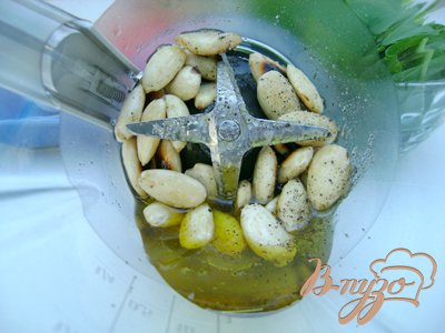 Вкуснейший салат с копчёным мясом и миндалём Вкуснейший салат с копчёным мясом и миндалём