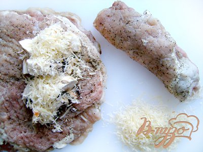 Свиные рулетики под клюквенным соусом Свиные рулетики под клюквенным соусом