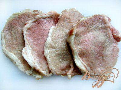 Свиные рулетики под клюквенным соусом Свиные рулетики под клюквенным соусом