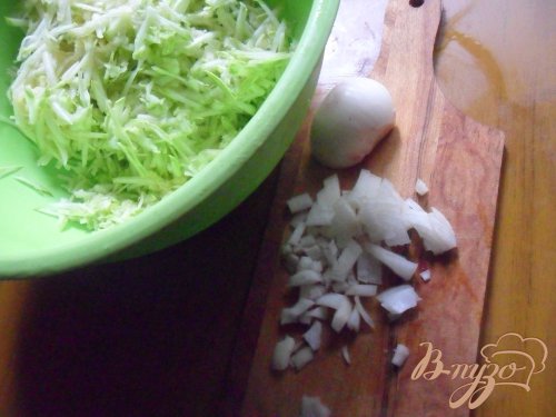 Латкес из цукини с козьим сыром Латкес из цукини с козьим сыром