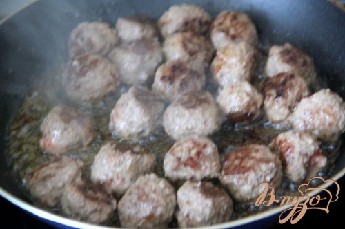 Мясные шарики в пряном томатном соусе с фетой Мясные шарики в пряном томатном соусе с фетой