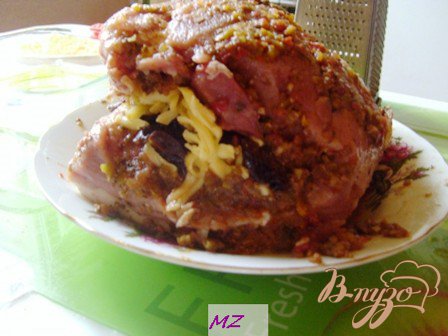 Мясо запеченное с черносливом и сыром Мясо запеченное с черносливом и сыром