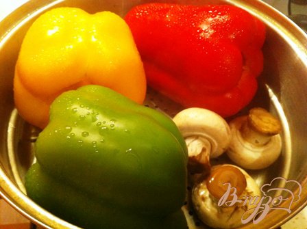 Фаршированный перец с соусом Фаршированный перец с соусом