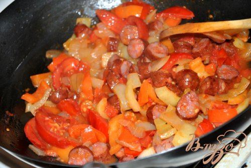 Лечо с колбасками по-венгерски Лечо с колбасками по-венгерски