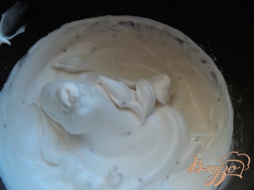 Торт–мороженое с меренгой и фруктами Торт–мороженое с меренгой и фруктами