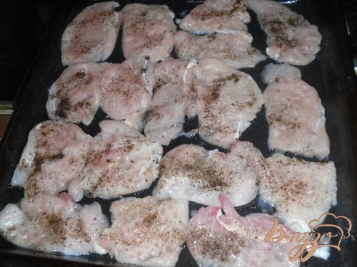Куриное филе под сырной корочкой Куриное филе под сырной корочкой