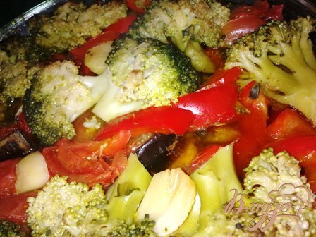 Тушеная курица с баклажанами и брокколи Тушеная курица с баклажанами и брокколи