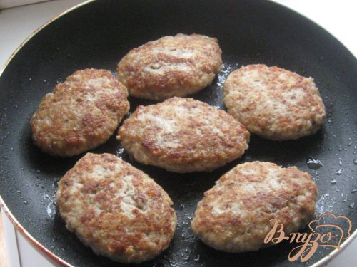 Шницели, запеченные с картофелем и помидорами по-турецки Шницели, запеченные с картофелем и помидорами по-турецки