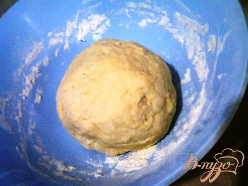 Чебуреки с грибами, сыром и зеленым луком. Чебуреки с грибами, сыром и зеленым луком.