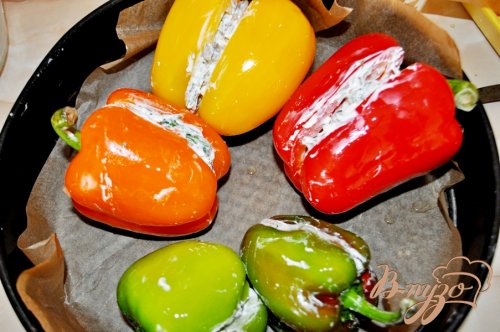 Запечённый перец, фаршированный вешенками и сыром Запечённый перец, фаршированный вешенками и сыром