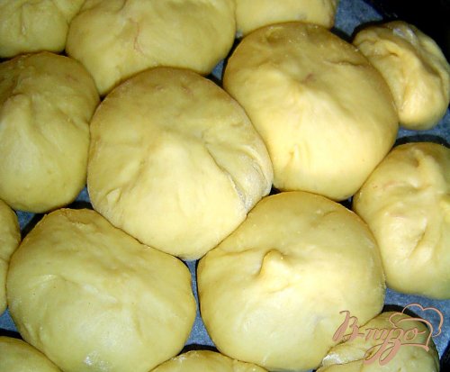 Порционный пирог с яблоками и вялеными вишнями. Порционный пирог с яблоками и вялеными вишнями.