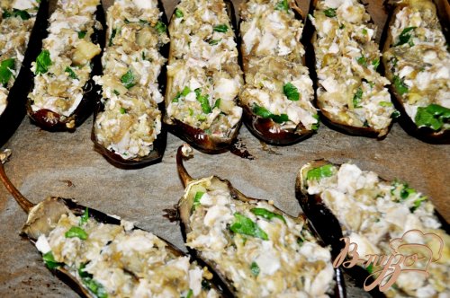 Запечённые баклажаны, фаршированные курицей Запечённые баклажаны, фаршированные курицей