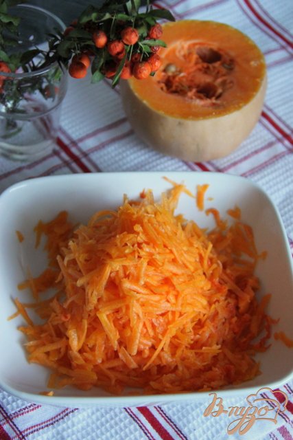 Солнечные дрожжевые оладьи с тыквой и мёдом ...для хмурой осени Солнечные дрожжевые оладьи с тыквой и мёдом ...для хмурой осени