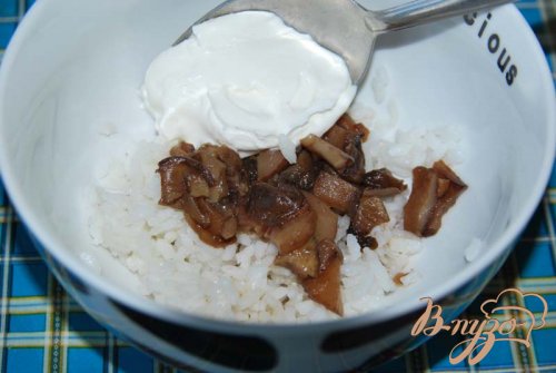 Гнёзда из фарша с рисом и грибами Гнёзда из фарша с рисом и грибами