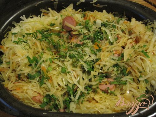 Капуста тушеная с сосисками Капуста тушеная с сосисками