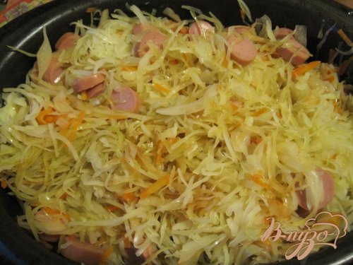 Капуста тушеная с сосисками Капуста тушеная с сосисками