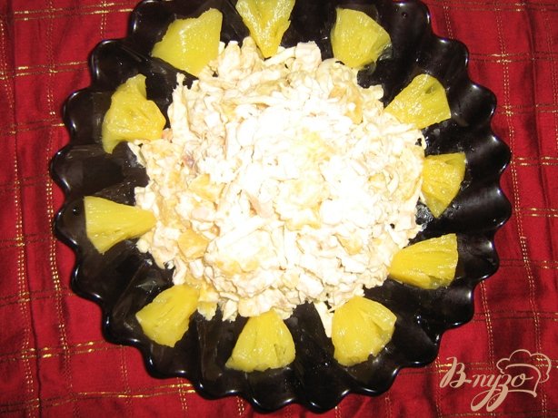 салат з селерою, курячим філе і ананасами. як приготувати з фото