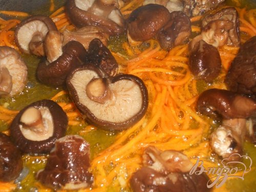 Грибы шиитаке с овощами Грибы шиитаке с овощами