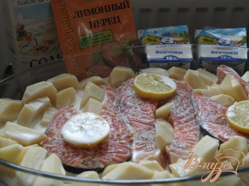 Сёмга запечённая в сливках с картофелем Сёмга запечённая в сливках с картофелем