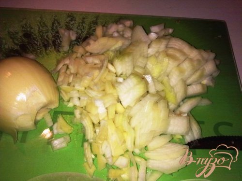 Пирожки с карамелизованным луком и яйцом Пирожки с карамелизованным луком и яйцом