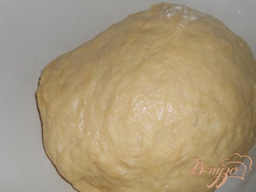Бриошь с вишней и орехом Бриошь с вишней и орехом