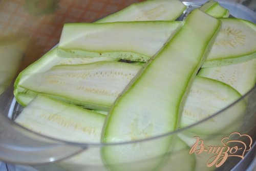 Куриные рулетики с кабачком на пару Куриные рулетики с кабачком на пару