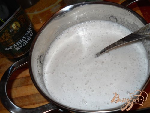 Желе из шампанского с клубникой Желе из шампанского с клубникой