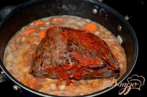 Тушеное мясо по-немецки с подливой из изюма Тушеное мясо по-немецки с подливой из изюма