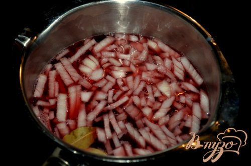 Тушеное мясо по-немецки с подливой из изюма Тушеное мясо по-немецки с подливой из изюма