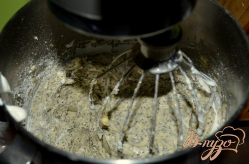 Cметанный кекс с маком и белым цитрусовым ганашем Cметанный кекс с маком и белым цитрусовым ганашем