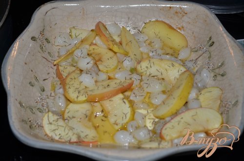 Свиные отбивные с яблоками и луком Свиные отбивные с яблоками и луком