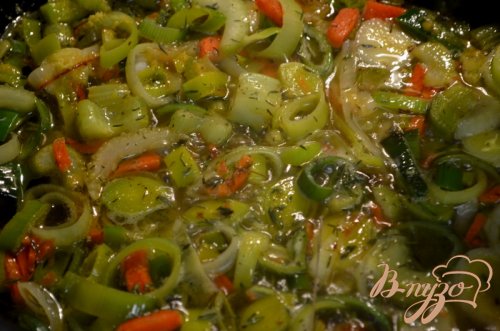 Теплый салат с беконом и луком пореем Теплый салат с беконом и луком пореем