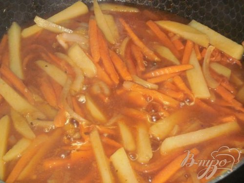 Мясо с овощами под крышкой из теста Мясо с овощами под крышкой из теста