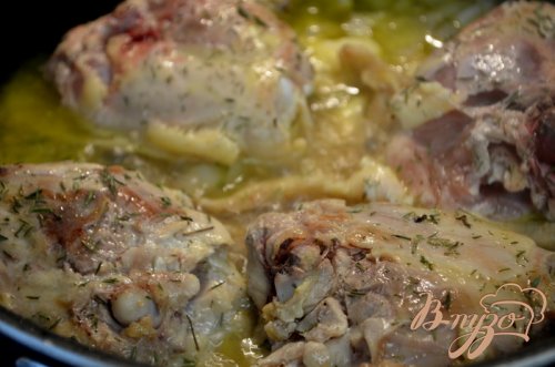 Куриные бедрышки в уксусно-чесночном соусе Куриные бедрышки в уксусно-чесночном соусе