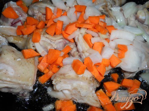 Курица с помидорами, соевым соусом и базиликом Курица с помидорами, соевым соусом и базиликом