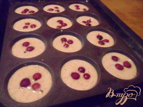 Кукурузно-миндальные маффины с крыжовником Кукурузно-миндальные маффины с крыжовником