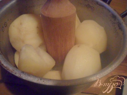 Картофельный рулет с яйцом и зеленью Картофельный рулет с яйцом и зеленью