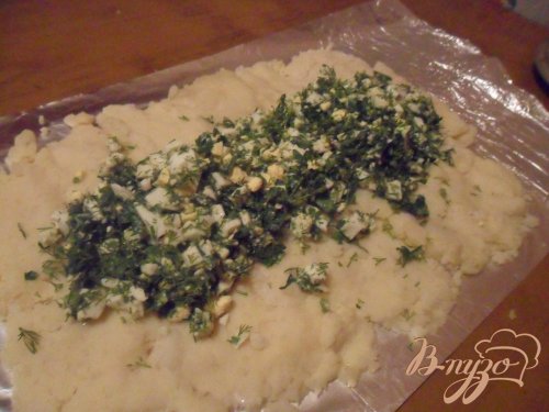 Картофельный рулет с яйцом и зеленью Картофельный рулет с яйцом и зеленью