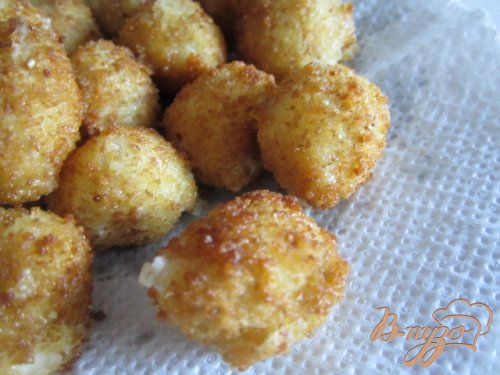 Салат с жаренной моцареллой и клубникой Салат с жаренной моцареллой и клубникой