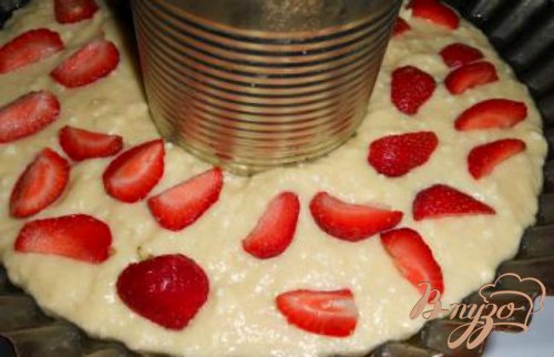 Творожный кекс-пирог с клубникой Творожный кекс-пирог с клубникой