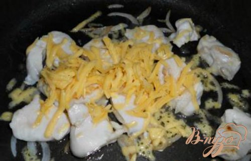 Куриное филе с цветной капустой в сырном соусе Куриное филе с цветной капустой в сырном соусе