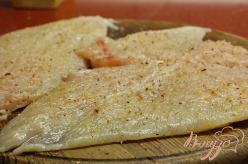 Курица "Миланезе" с томатным соусом и маслинами Курица "Миланезе" с томатным соусом и маслинами